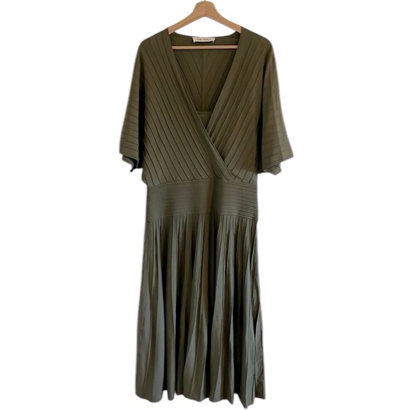 The Fold London Midi Pleated Dress Women’s Size Large Stretch Olive‎ Green - Picture 1 of 8